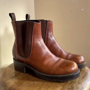 Frye boots- Chelsea